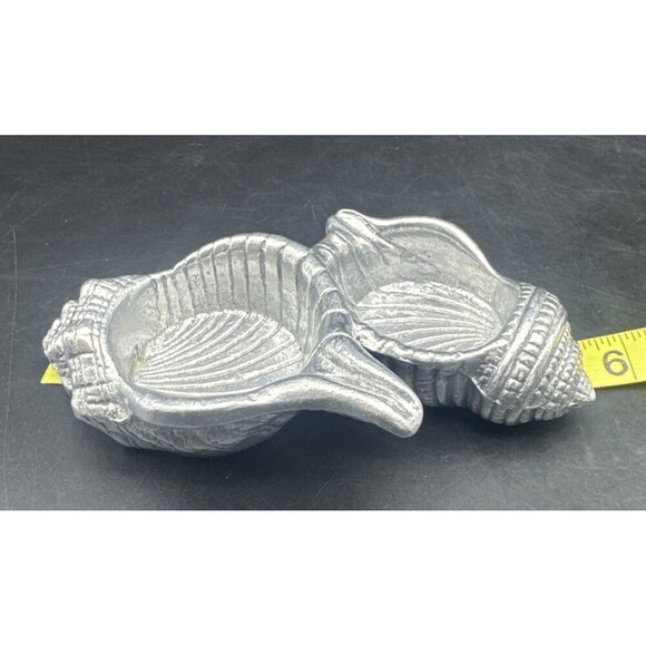 VTG Arthur Court Aluminum Sea Shells Salt & Pepper Shakers Holder/Caddy 1994 - Picture 6 of 9
